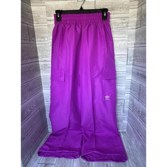 Adidas Sweatpants Women XS Woven Cargo Track Pant Fuchsia Purple Pink JP2741 New - Picture 1 of 3